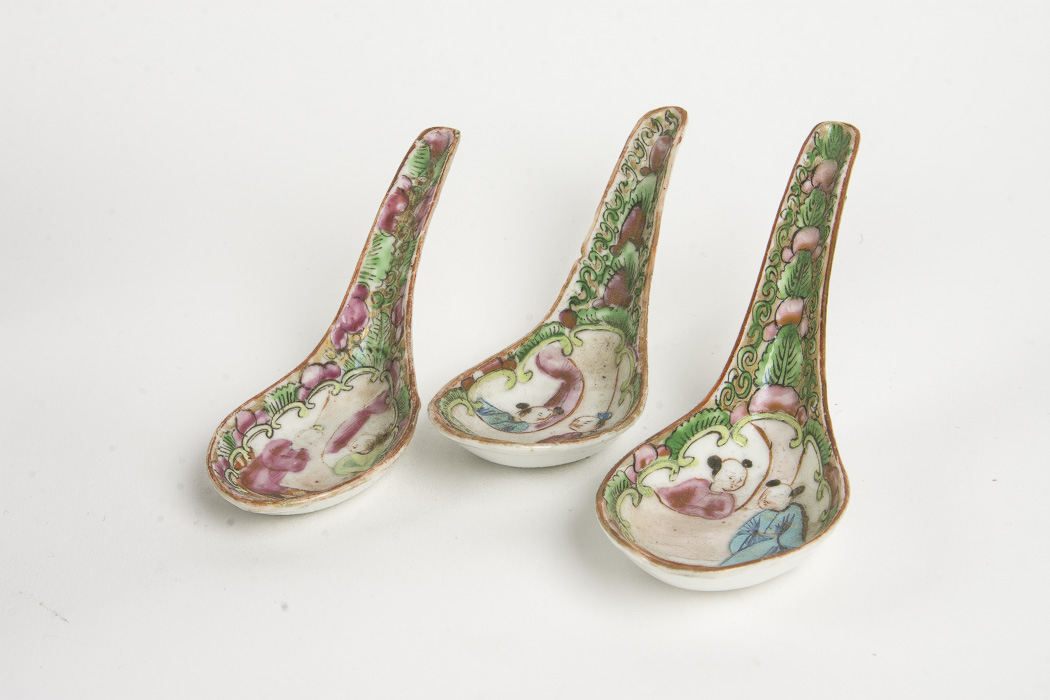 Chinese Hand Painted Tableware