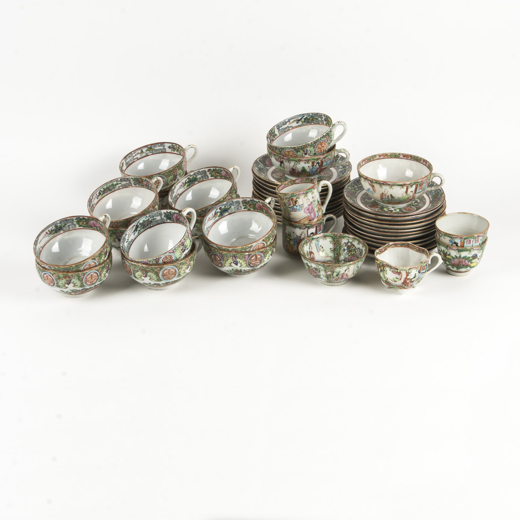 Chinese Hand-Painted Rose Medallion Rose Canton Porcelain