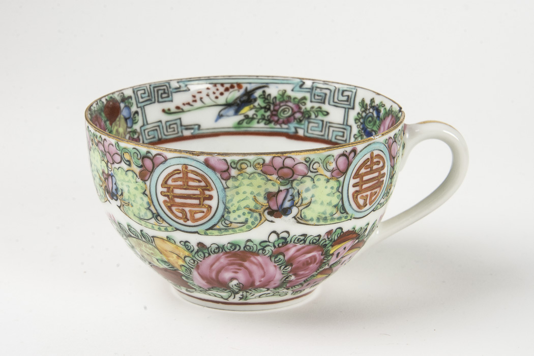 Chinese Hand-Painted Rose Medallion Rose Canton Porcelain