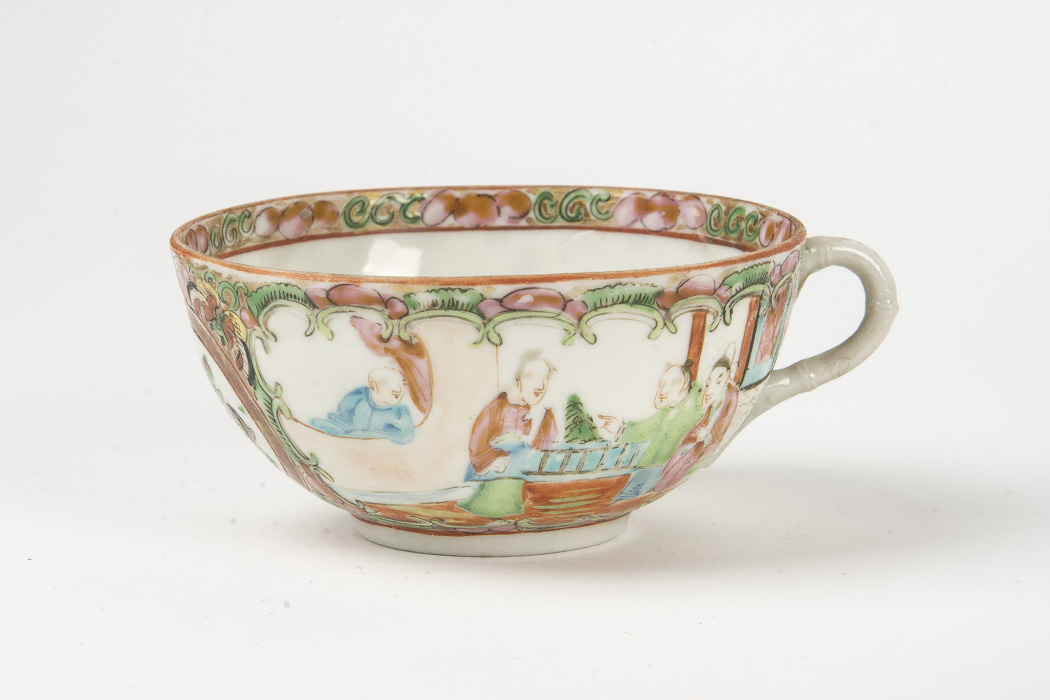 Chinese Hand-Painted Rose Medallion Rose Canton Porcelain