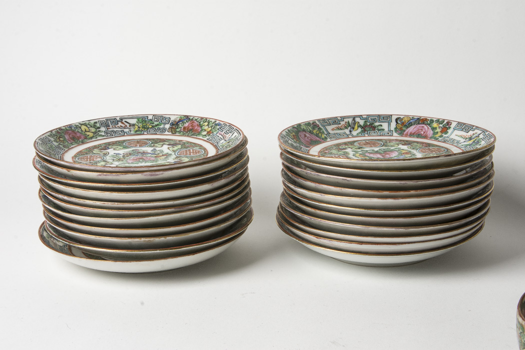 Chinese Hand-Painted Rose Medallion Rose Canton Porcelain