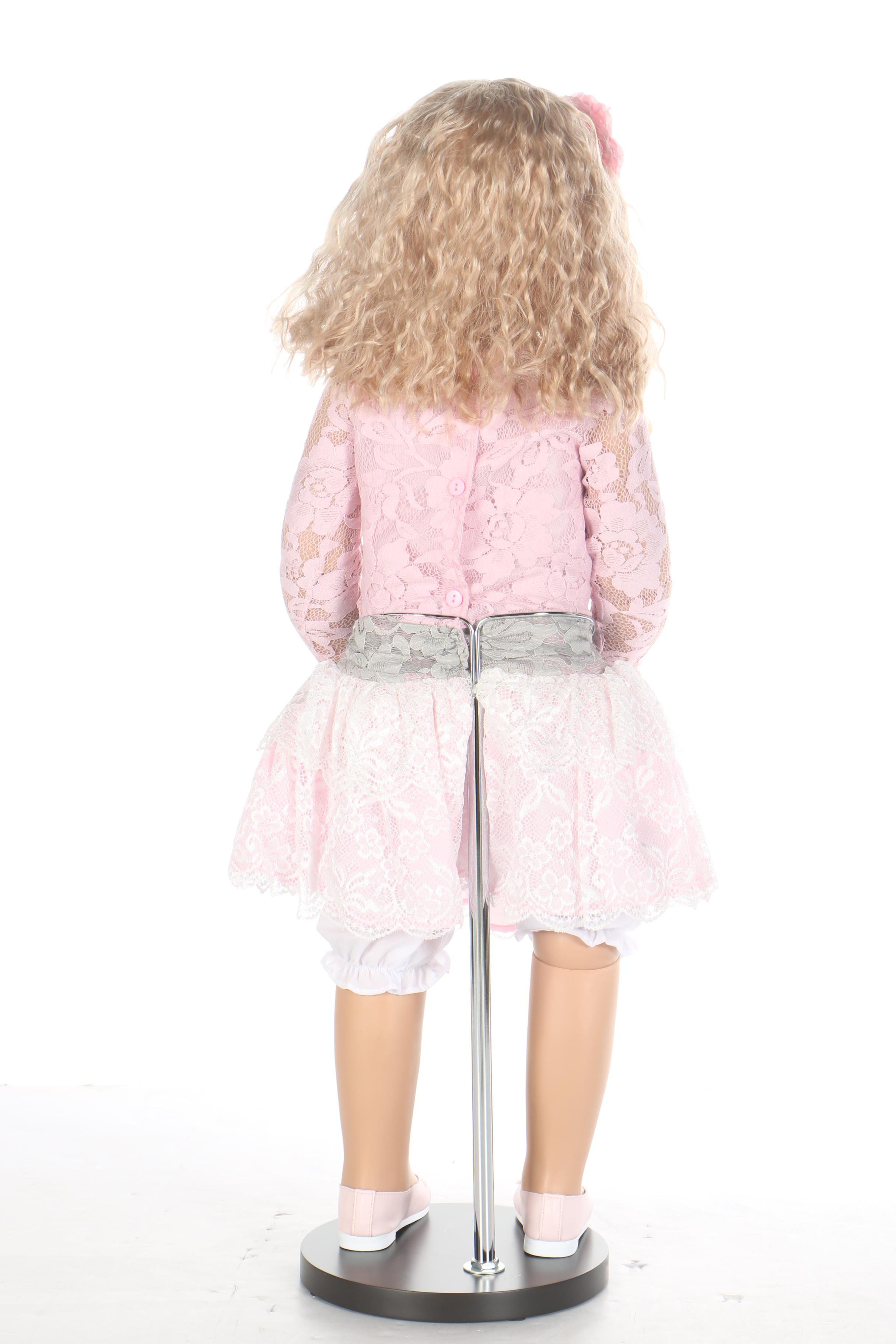 Limited Edition Masterpiece Dolls Monika Levenig Cassi Blonde