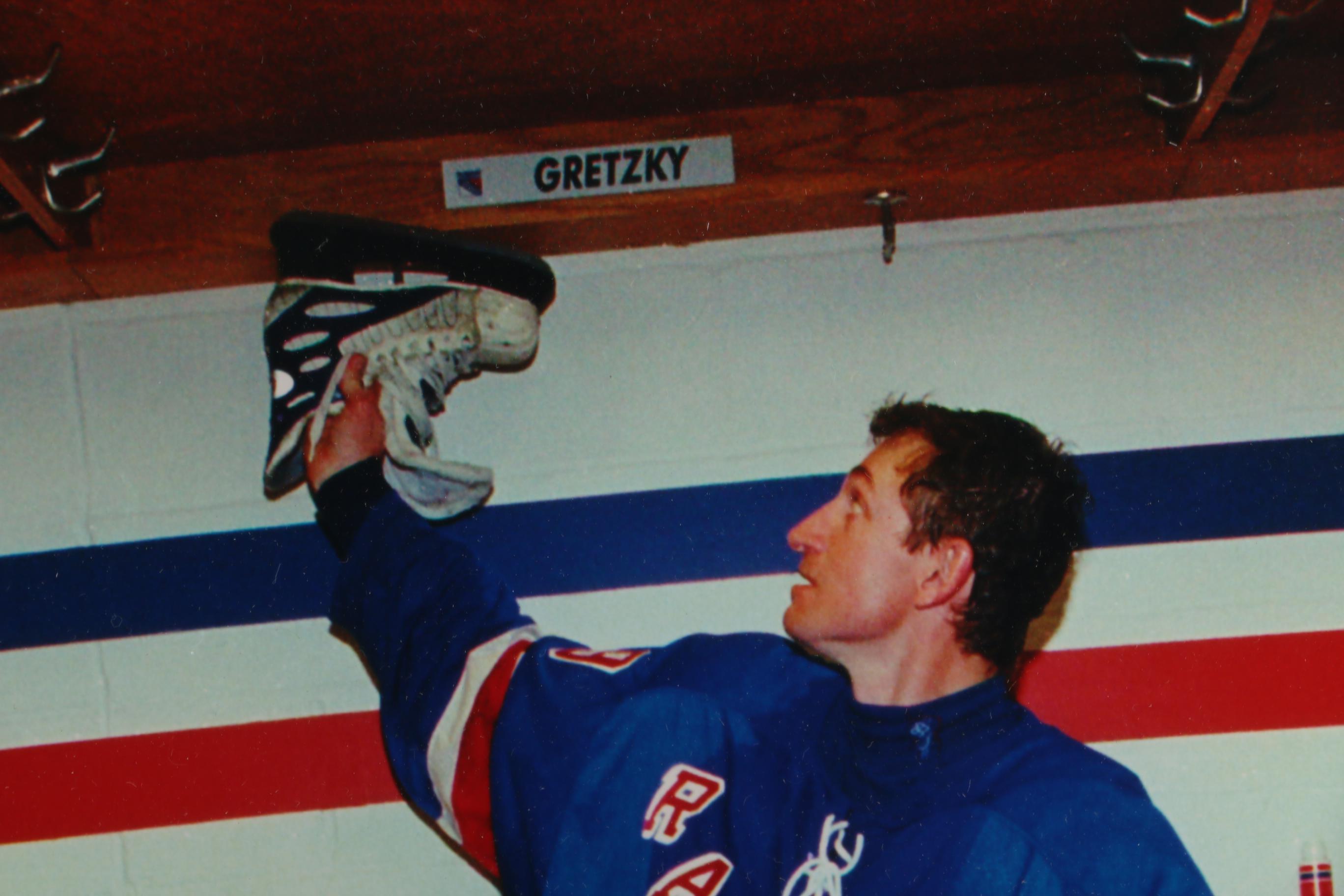 Signed Wayne Gretsky Photograph