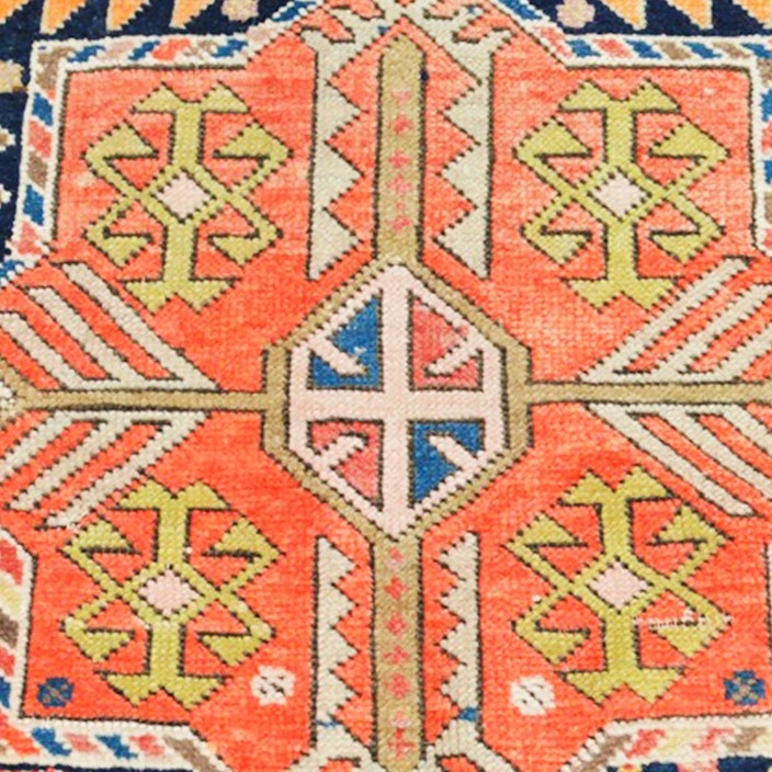 Buying Vintage and Antique Rugs Online Main Image