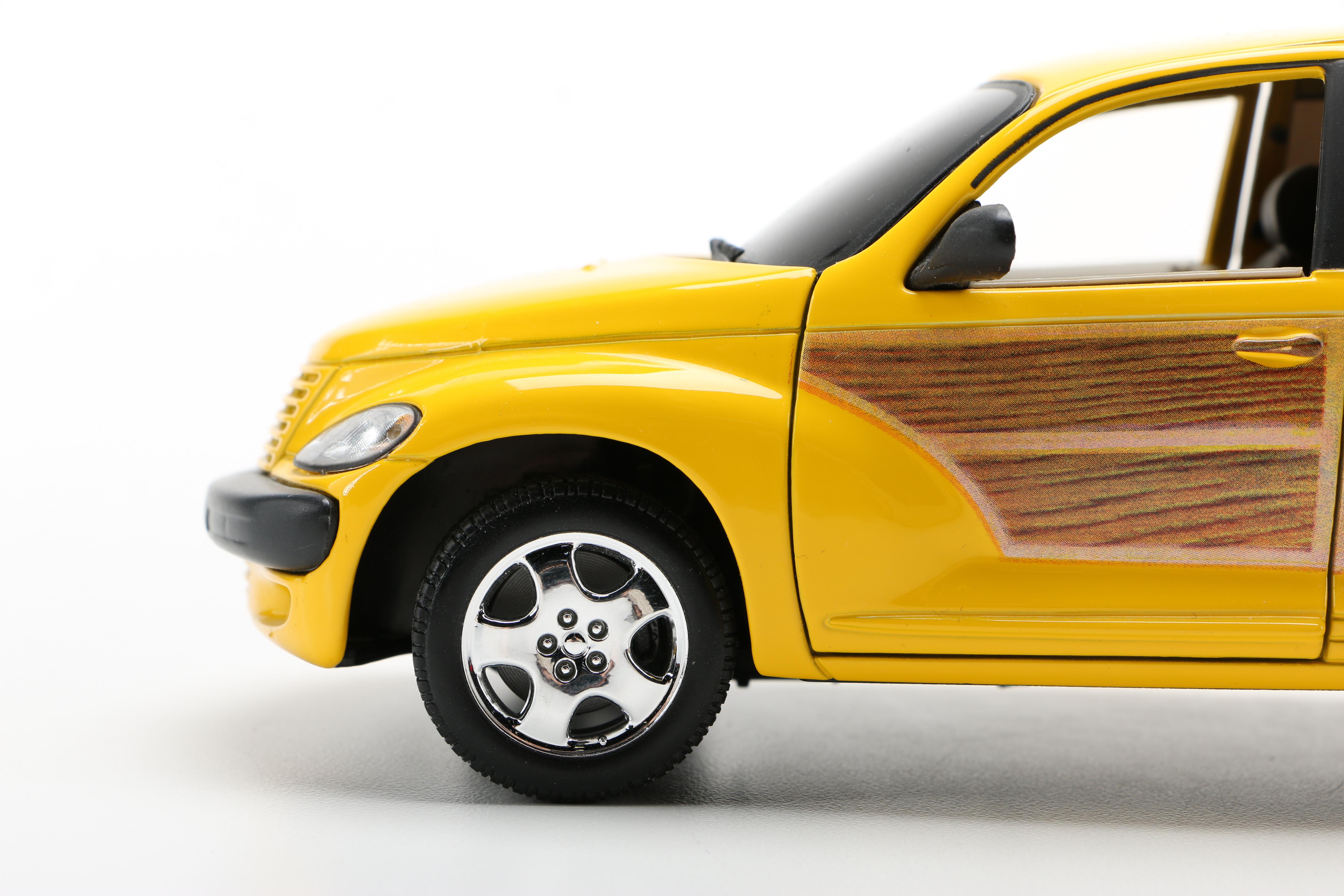 1:18 Scale Die Cast Chrysler PT Cruisers