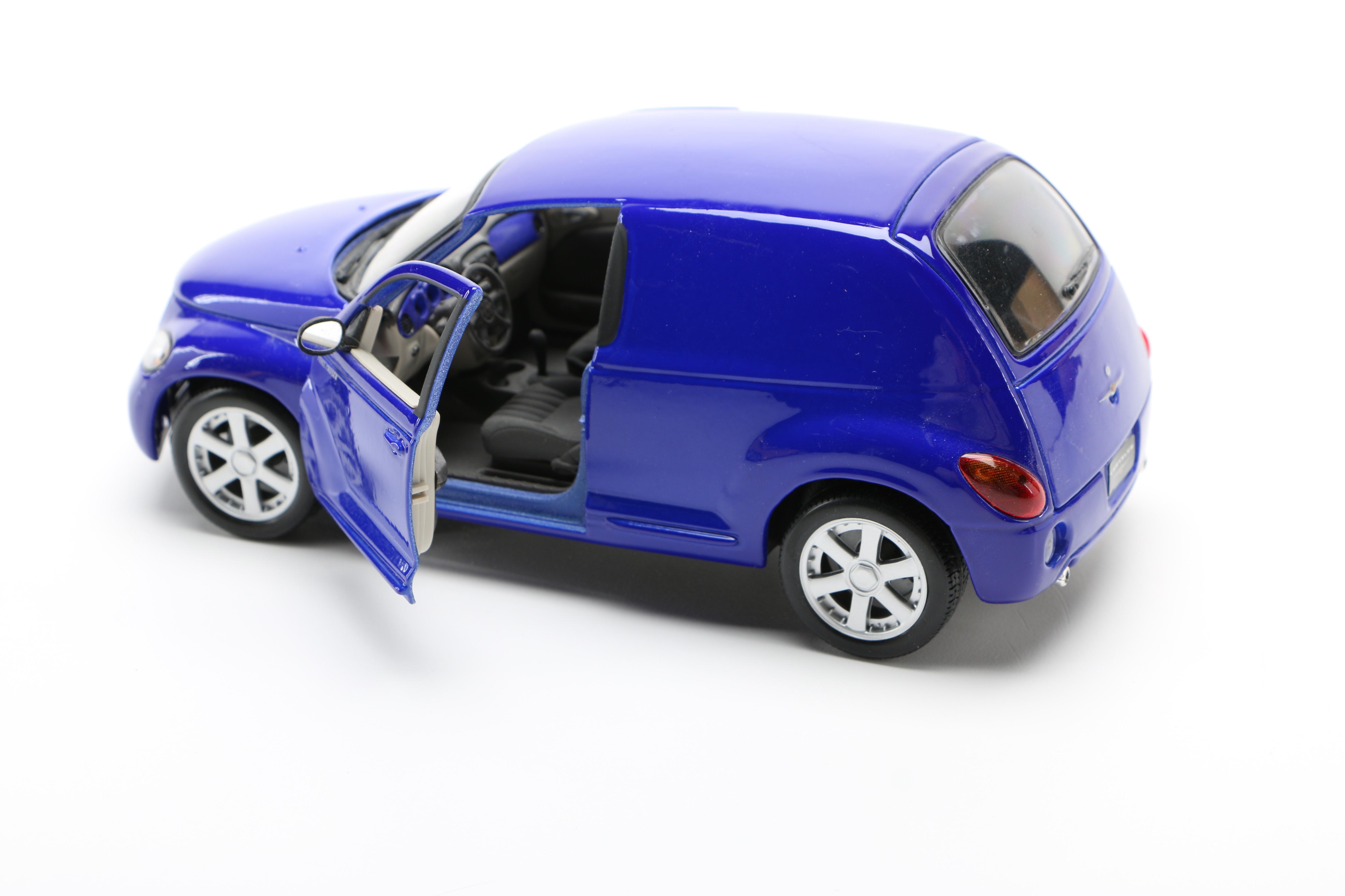 1:18 Scale Die Cast Chrysler PT Cruisers