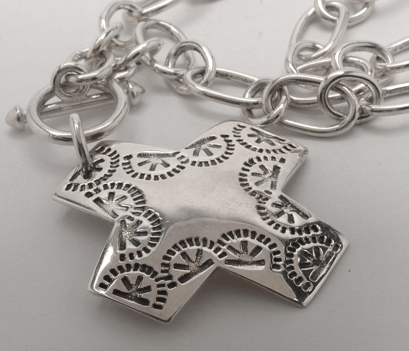 Silpada Sterling Silver Virtuosity Cross Pendant Link Necklace