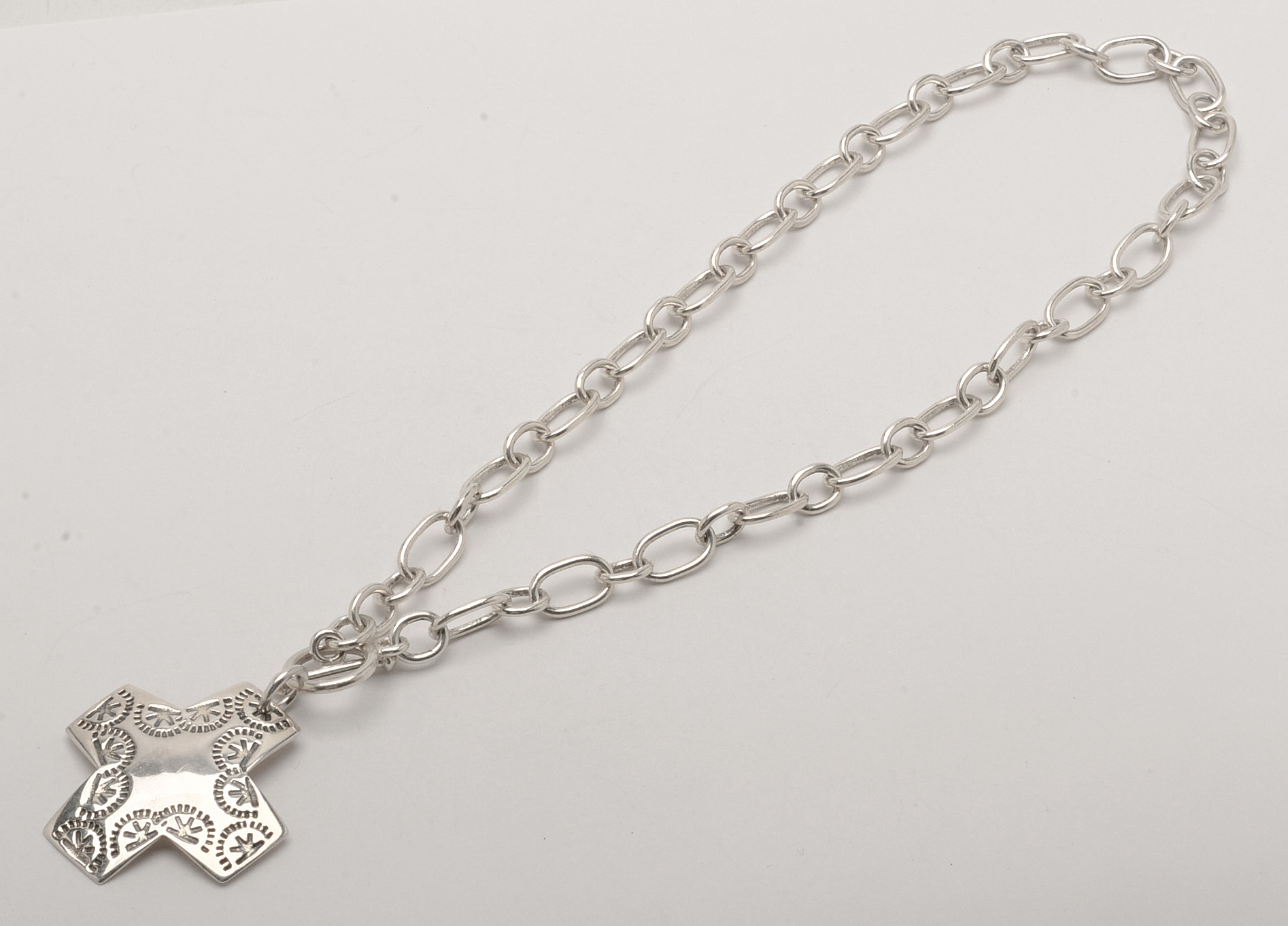 Silpada Sterling Silver Virtuosity Cross Pendant Link Necklace
