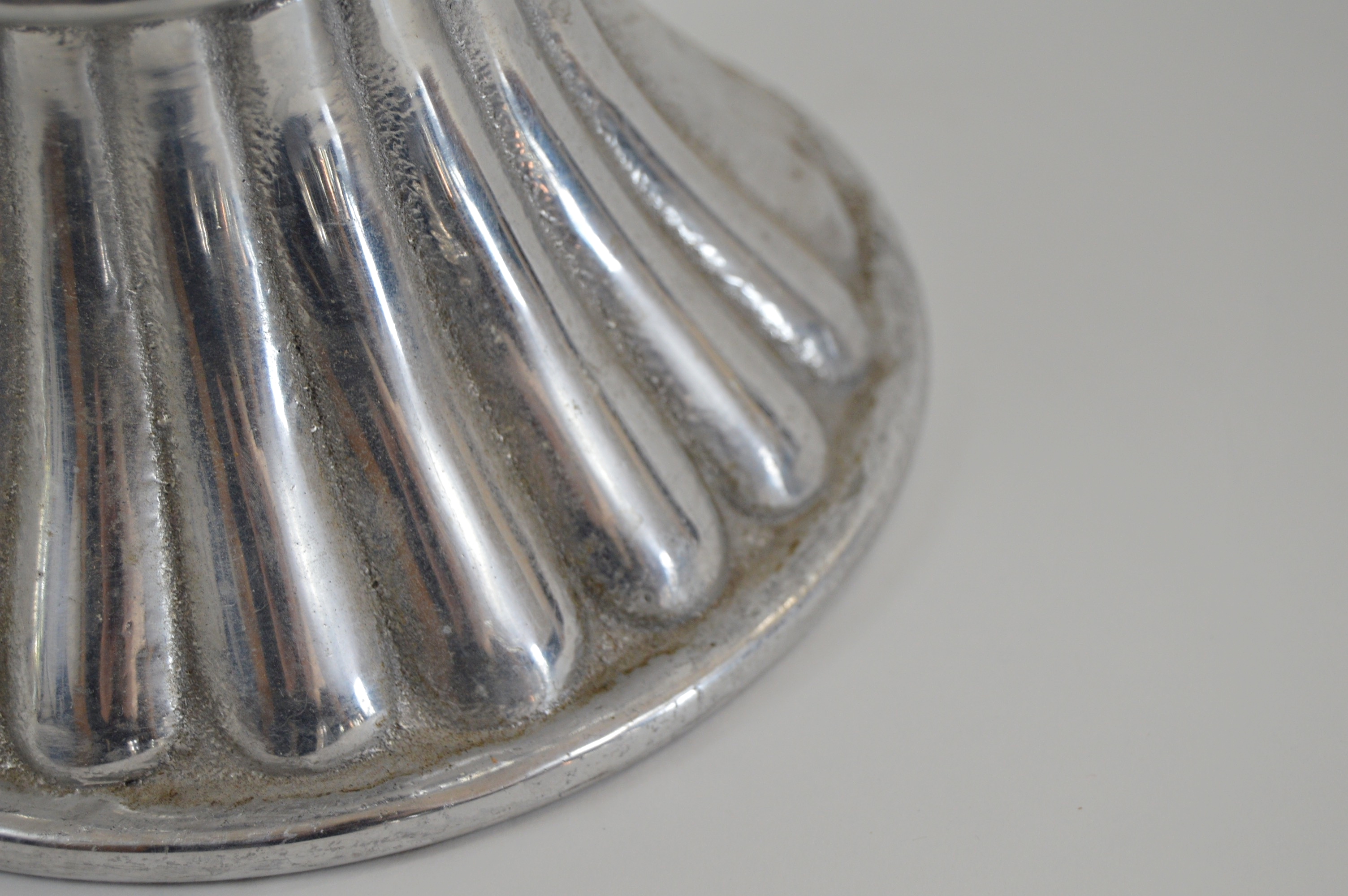 Mariposa Urn Planter