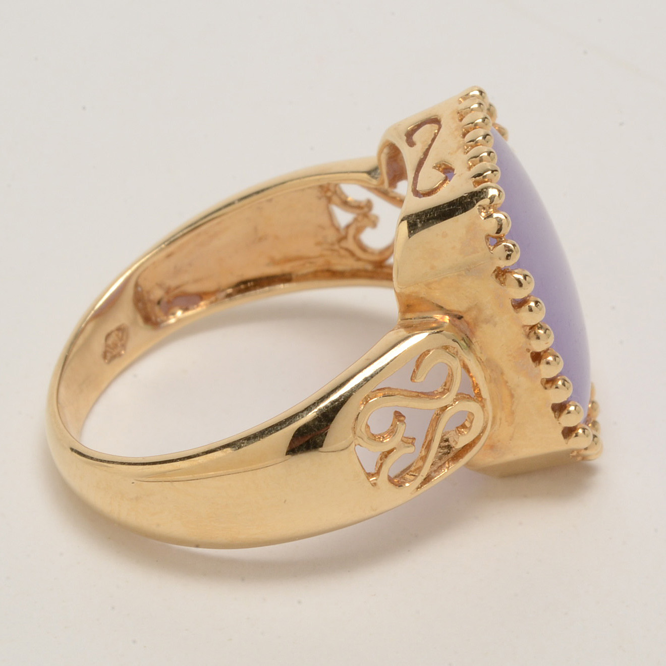 14K Yellow Gold Lavender Jadeite Ring