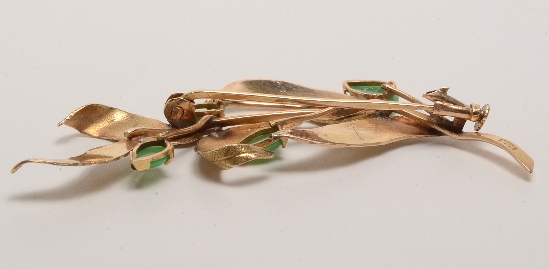 18K Yellow Gold Serpentine Stylized Foliate Brooch