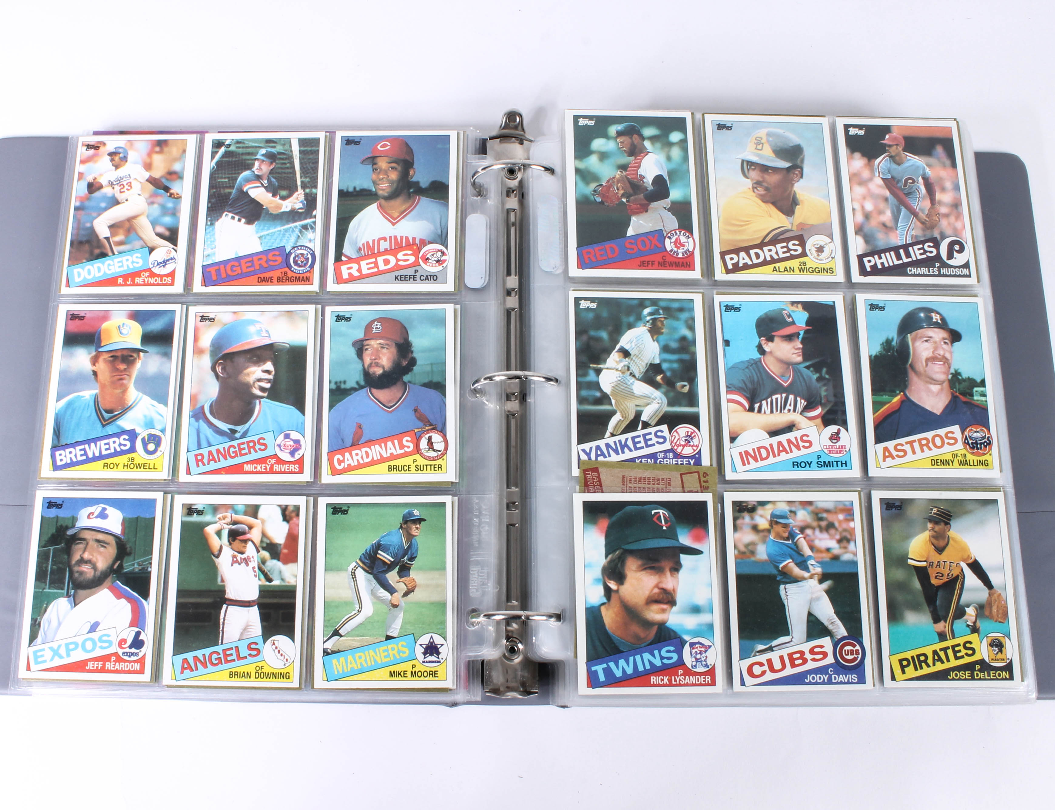 Large Collection of Baseball Cards