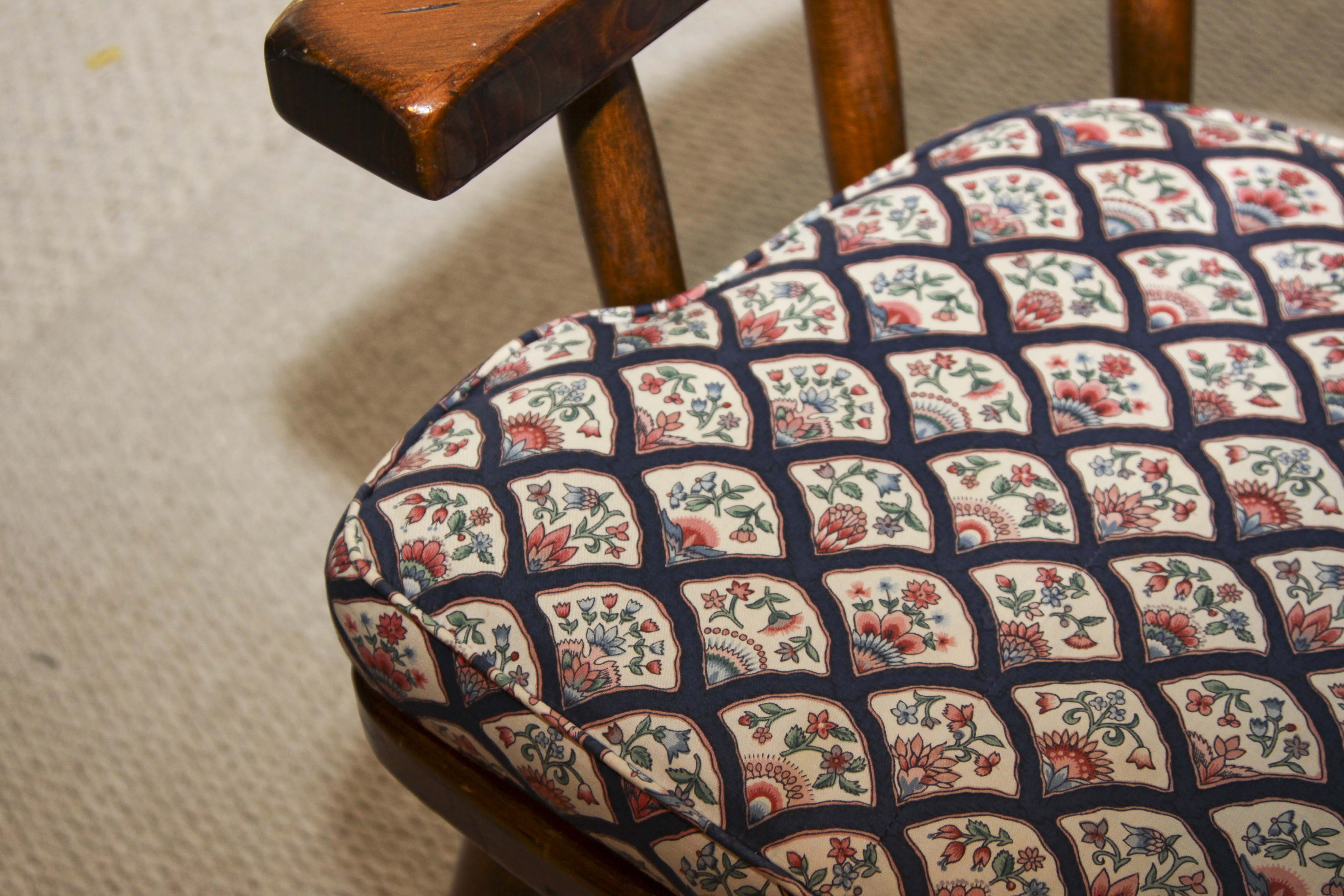 Wooden Pine Deacon's Bench