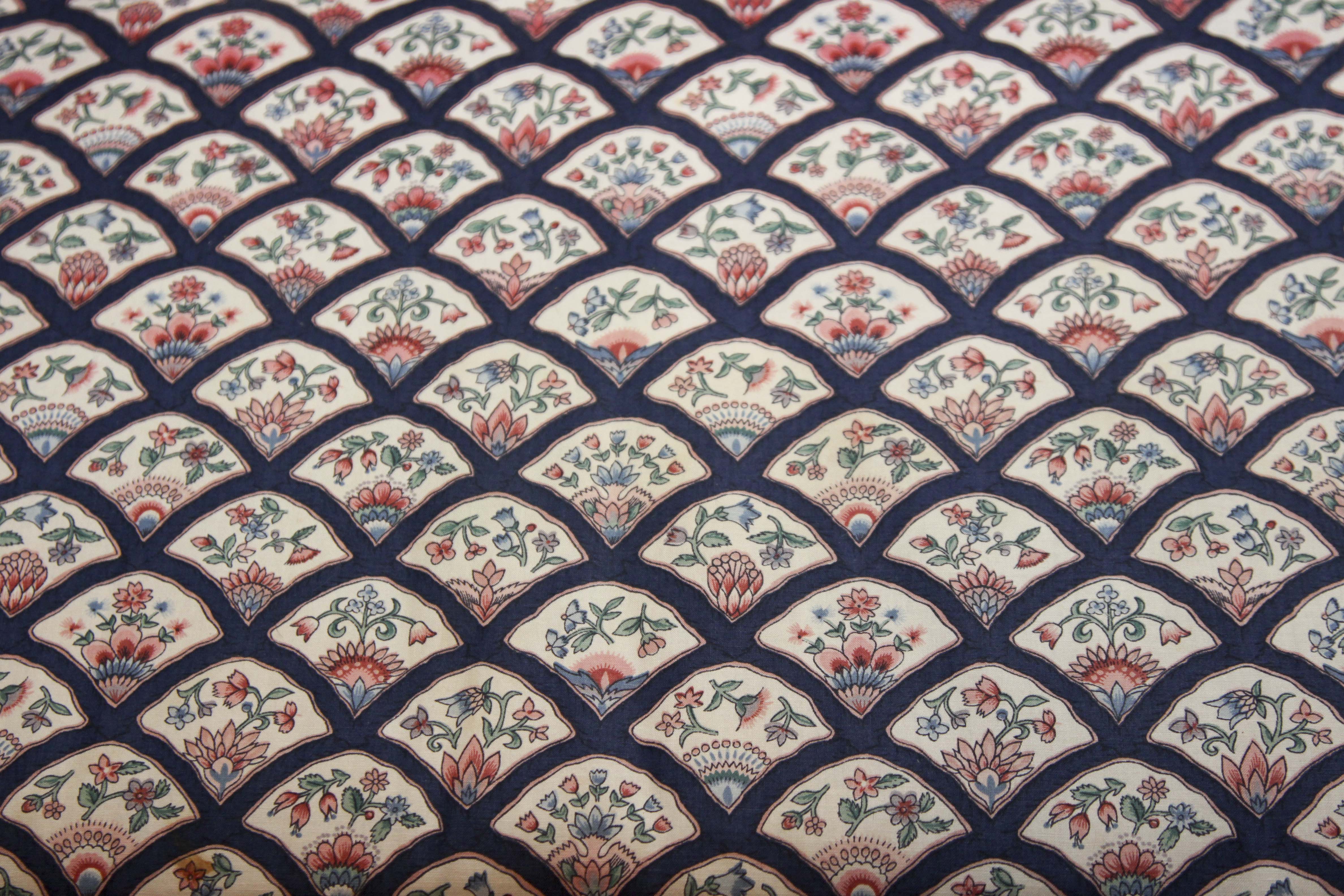 Wooden Pine Deacon's Bench