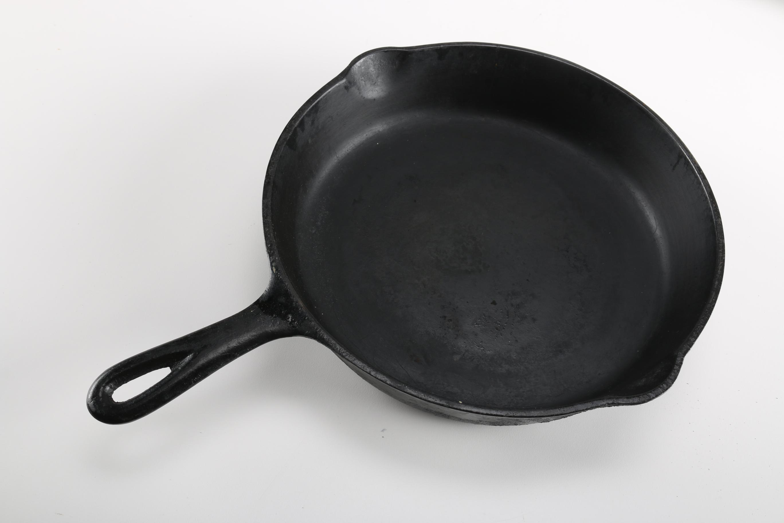 Cast Iron Skillets Featuring Griswold