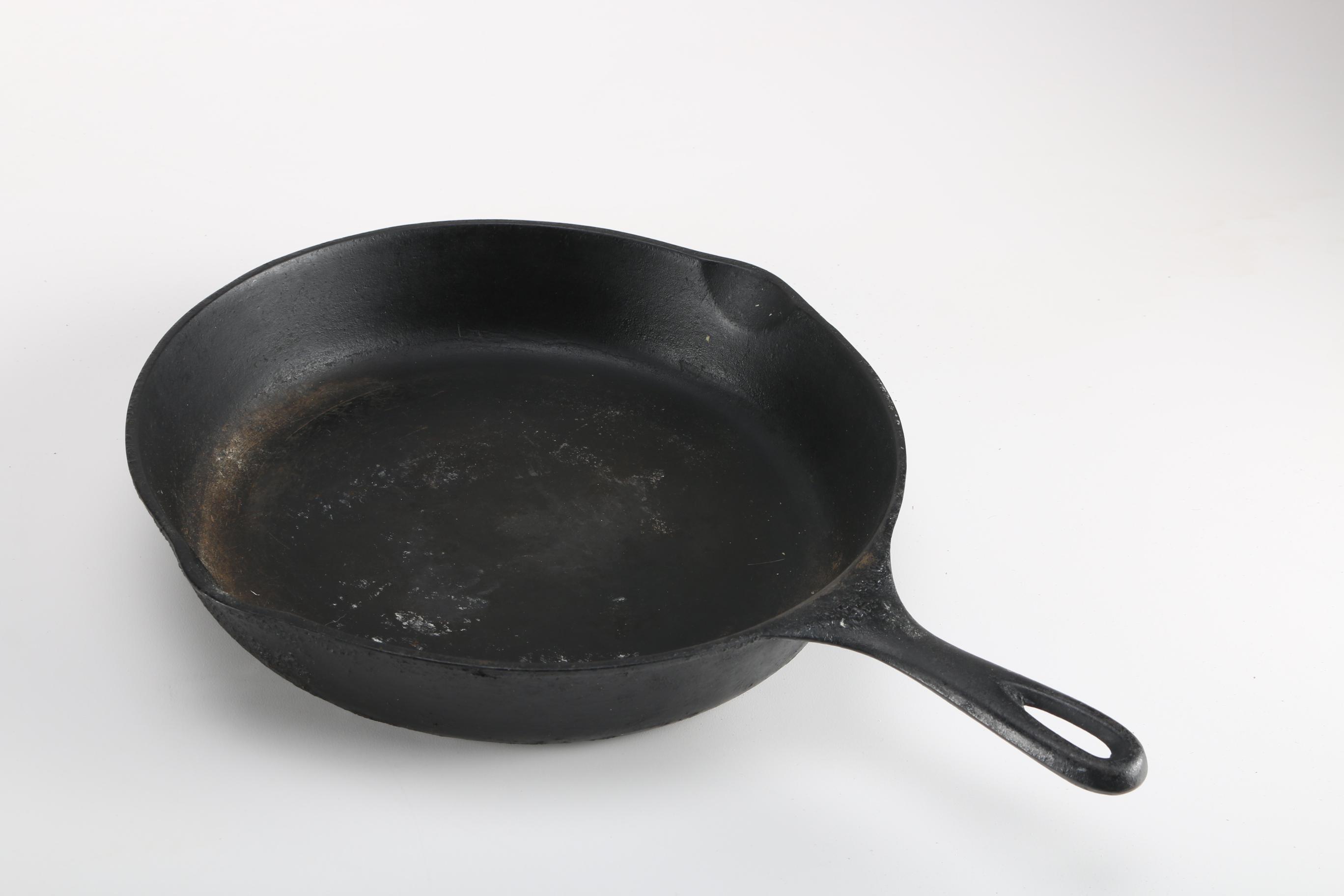 Cast Iron Skillets Featuring Griswold