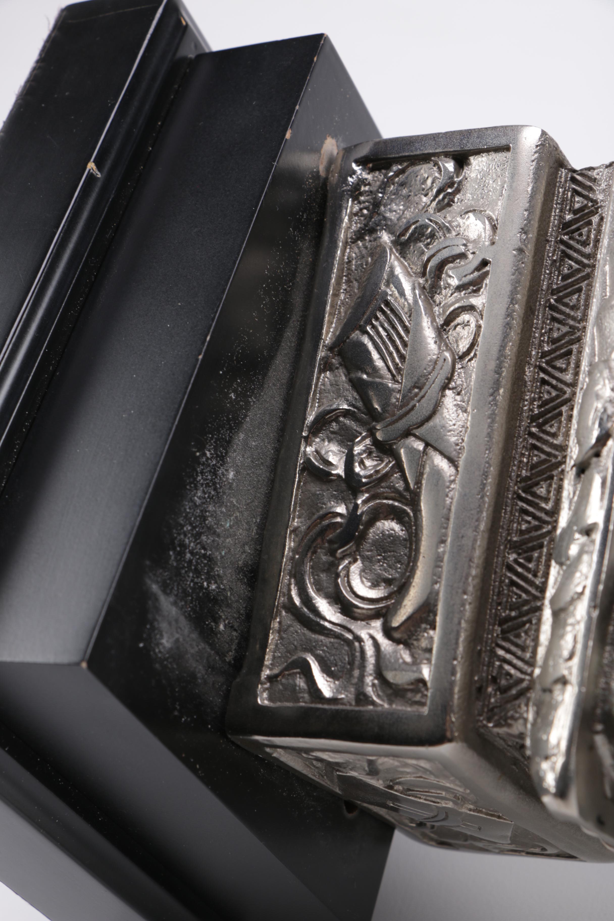 Guardian Lion Table Lamp