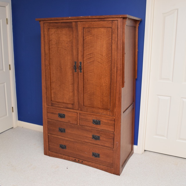 Vargas Furniture Company Mission Style Oak Entertainment Cabinet