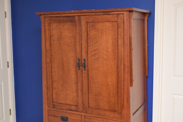 Vargas Furniture Company Mission Style Oak Entertainment Cabinet