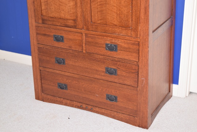 Vargas Furniture Company Mission Style Oak Entertainment Cabinet