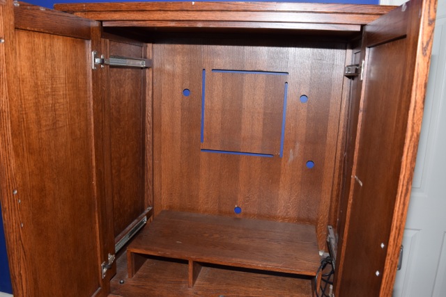 Vargas Furniture Company Mission Style Oak Entertainment Cabinet