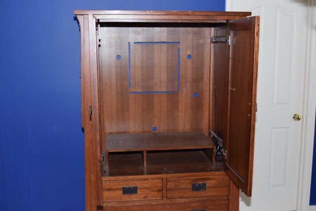 Vargas Furniture Company Mission Style Oak Entertainment Cabinet