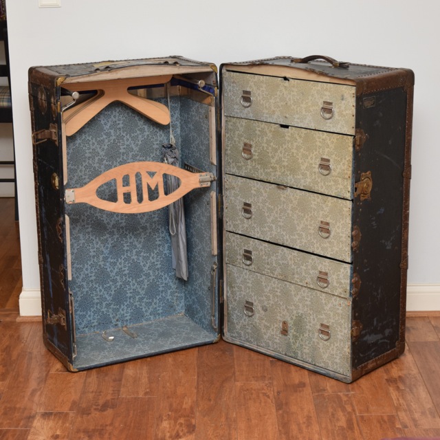 Antique Hirschfelder& Meaney Steamer Trunk