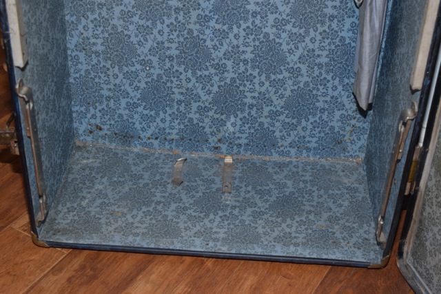 Antique Hirschfelder& Meaney Steamer Trunk