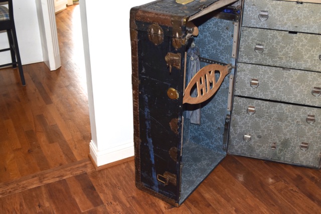 Antique Hirschfelder& Meaney Steamer Trunk