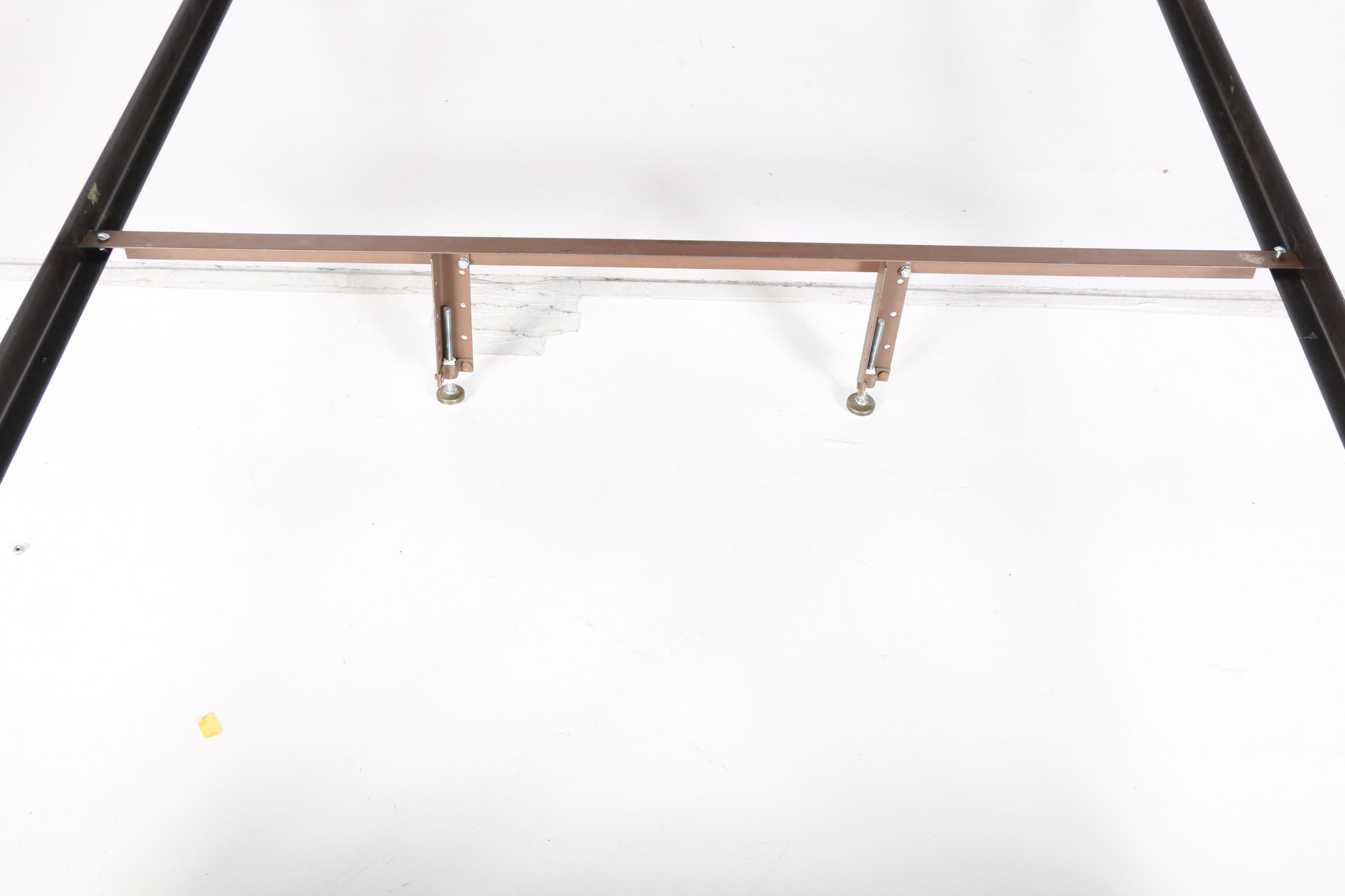 Mahogany Finished Queen Size Four Poster Bed WIth Pinecone Finials