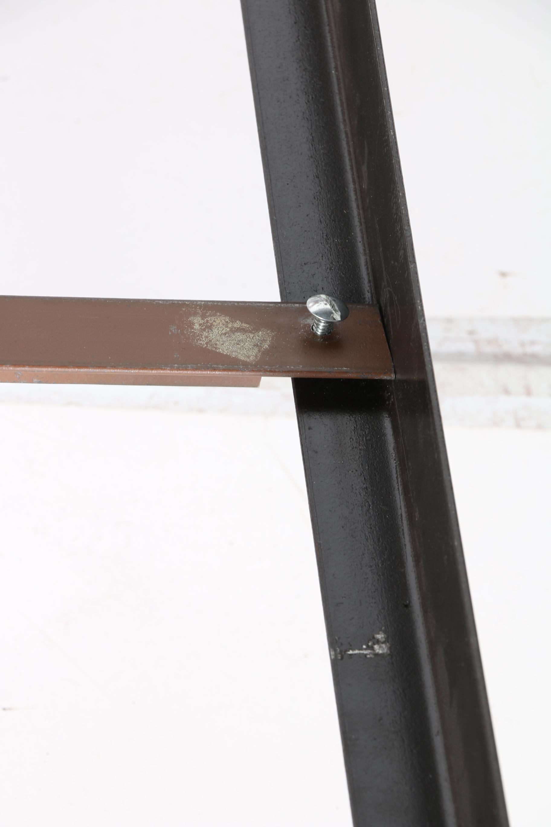 Mahogany Finished Queen Size Four Poster Bed WIth Pinecone Finials