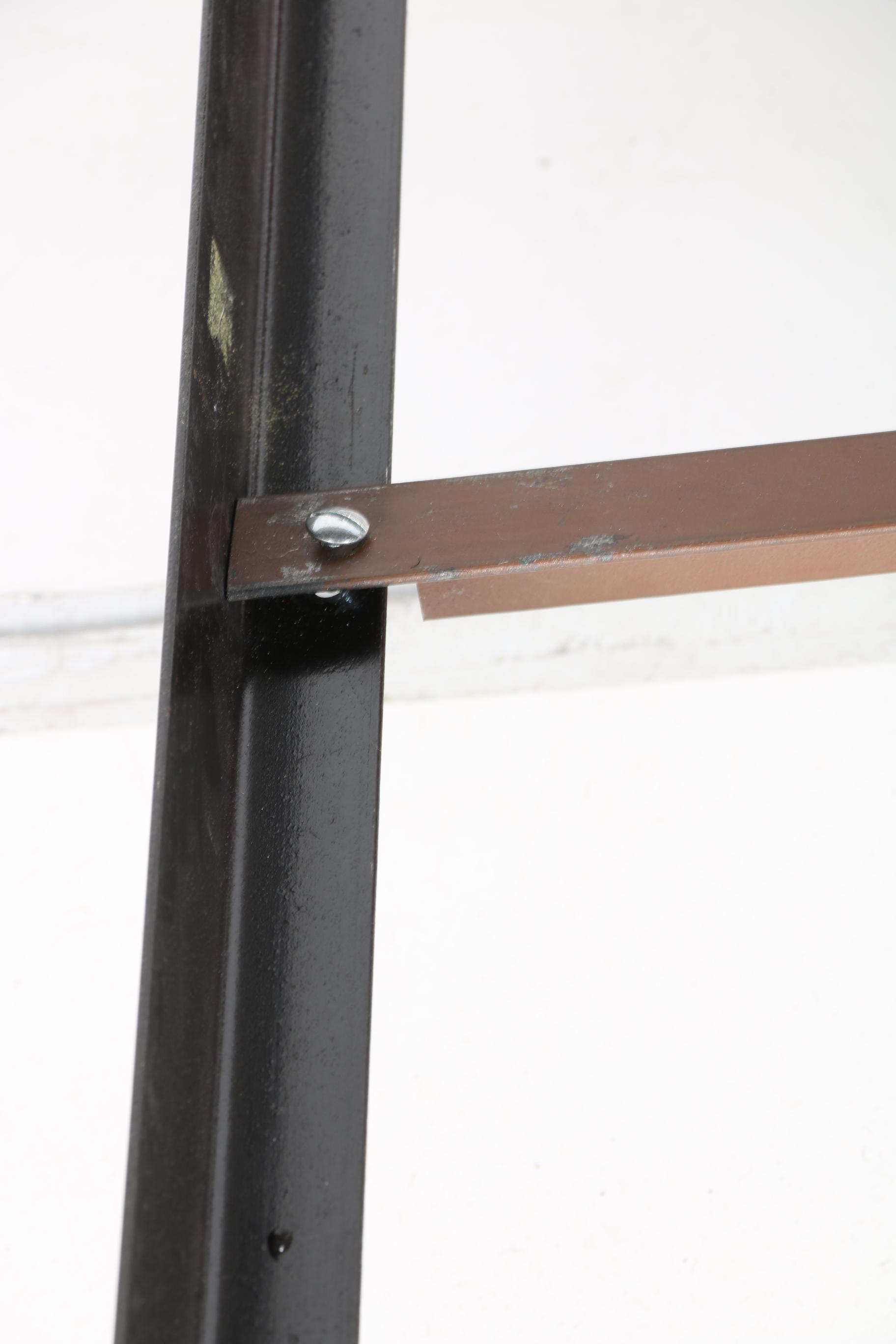 Mahogany Finished Queen Size Four Poster Bed WIth Pinecone Finials