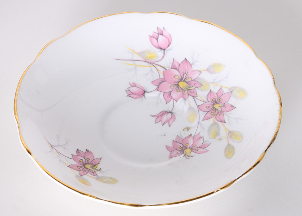 Floral Tableware Featuring Masons
