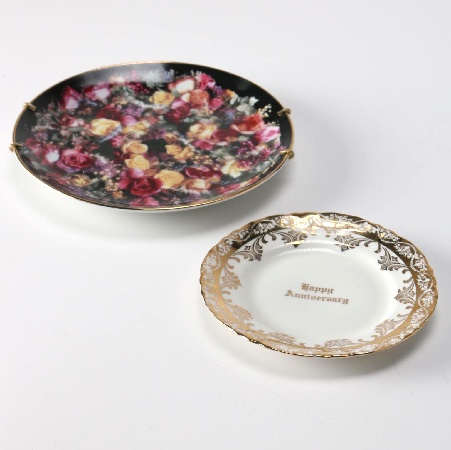 Eastern China Co. 22K Embellished and Artaffects "Summer's Bounty" Decorative Plates