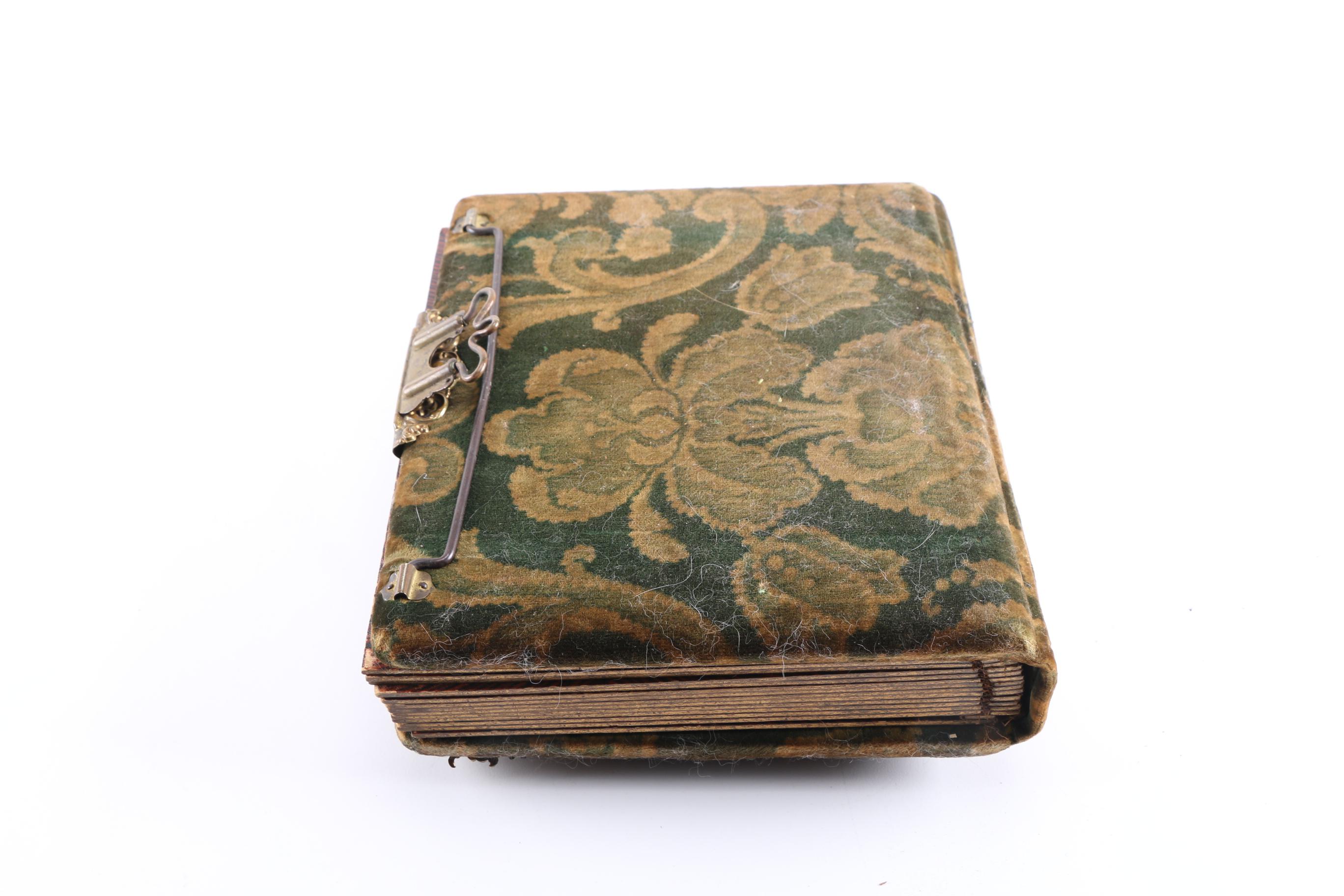 Victorian Style Photo Booklets