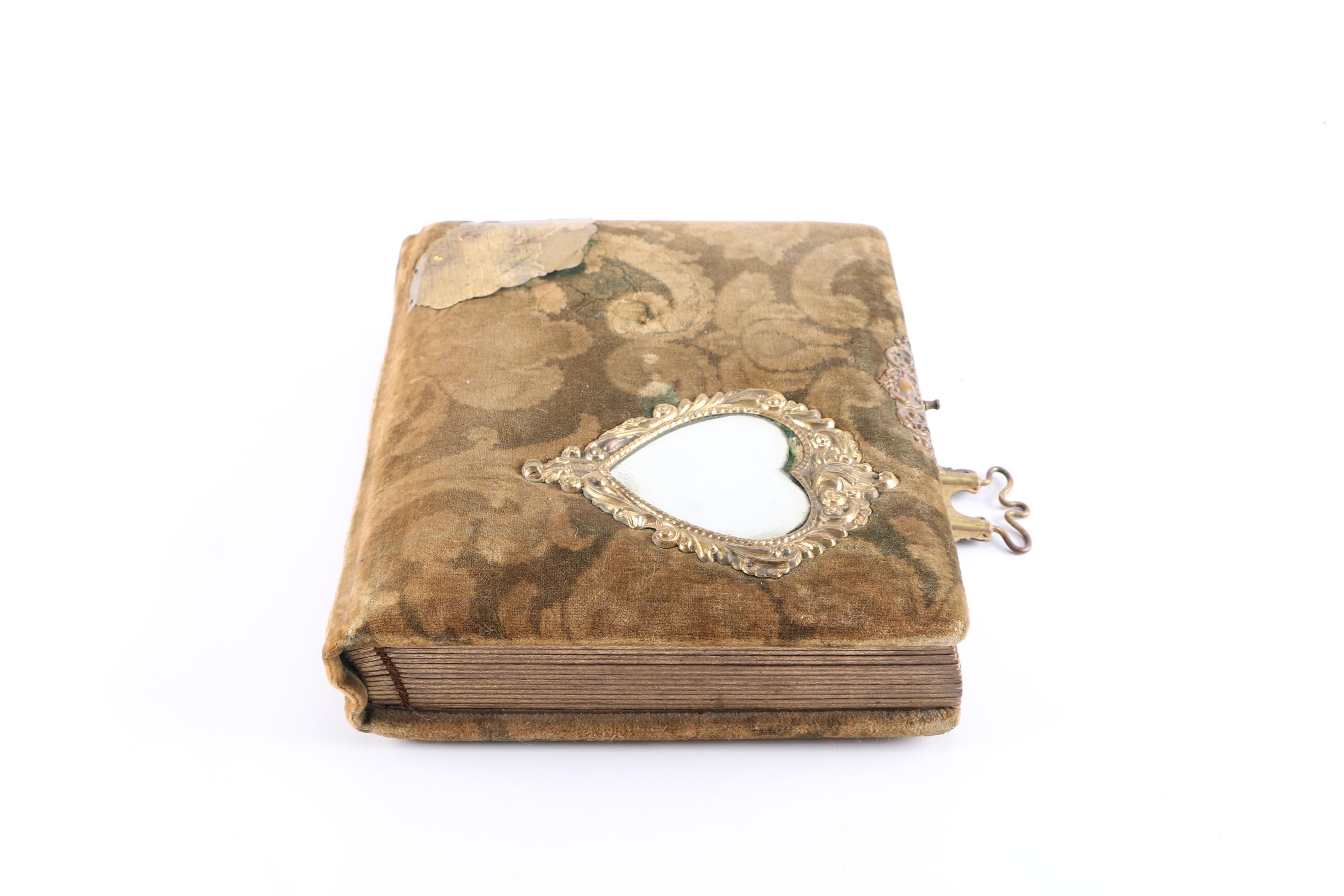 Victorian Style Photo Booklets