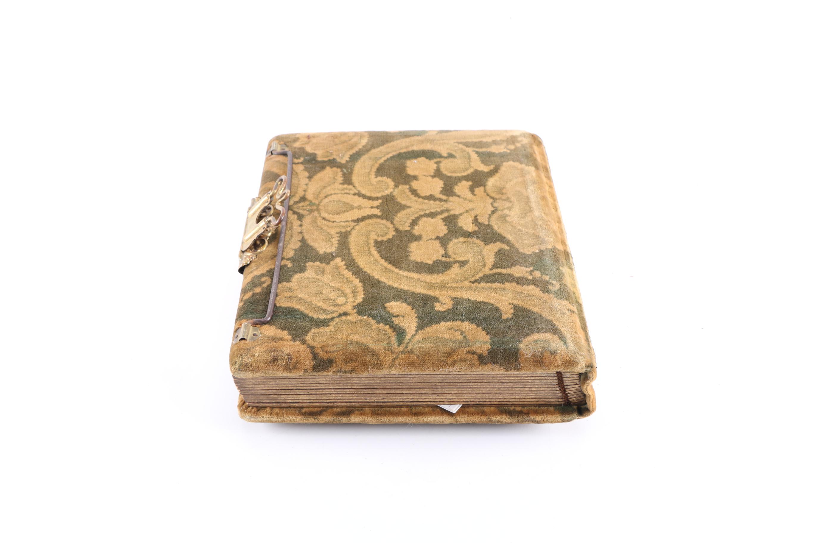 Victorian Style Photo Booklets