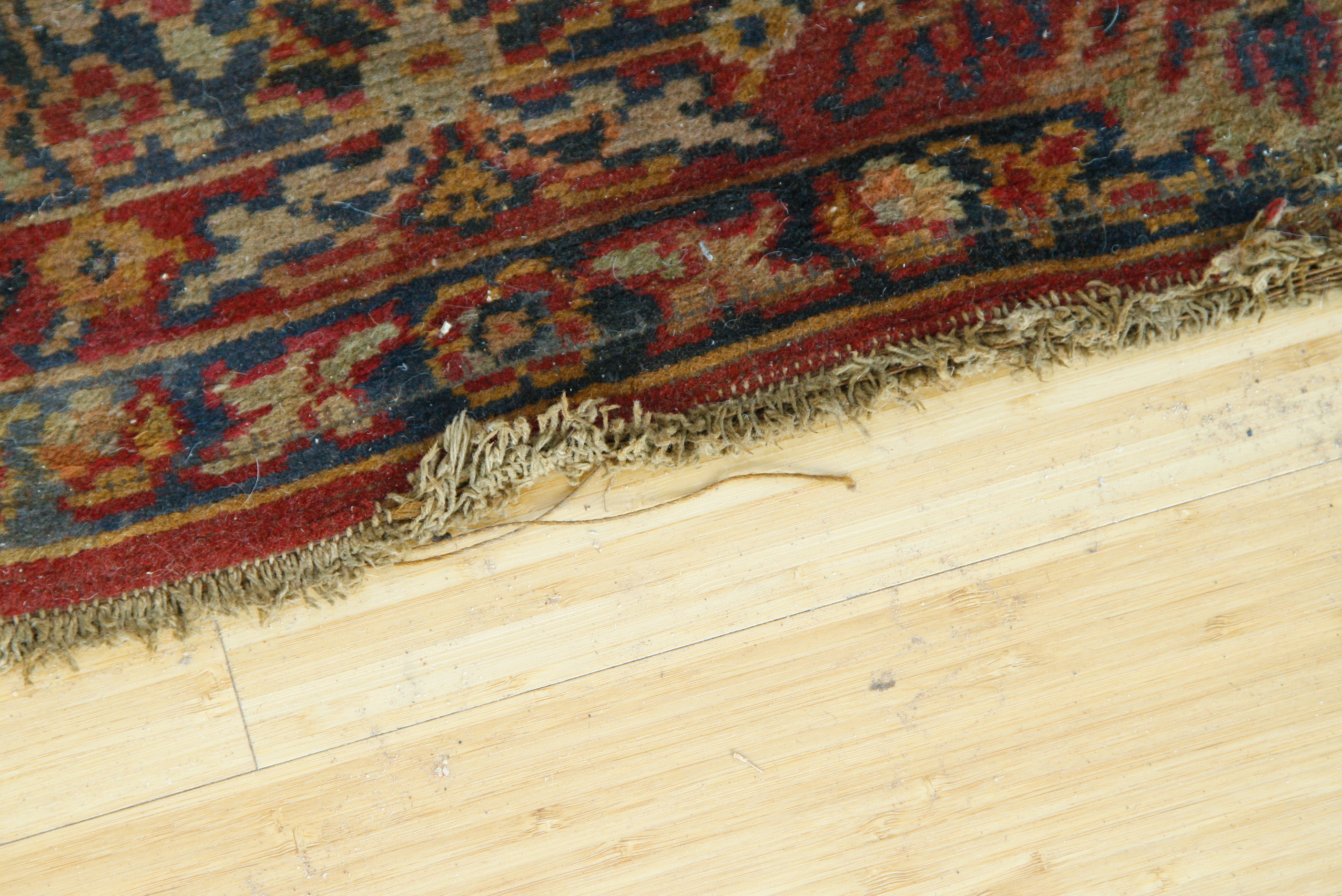 Large Power Loomed Semi-Antique Lilihan-Style Wool Area Rug