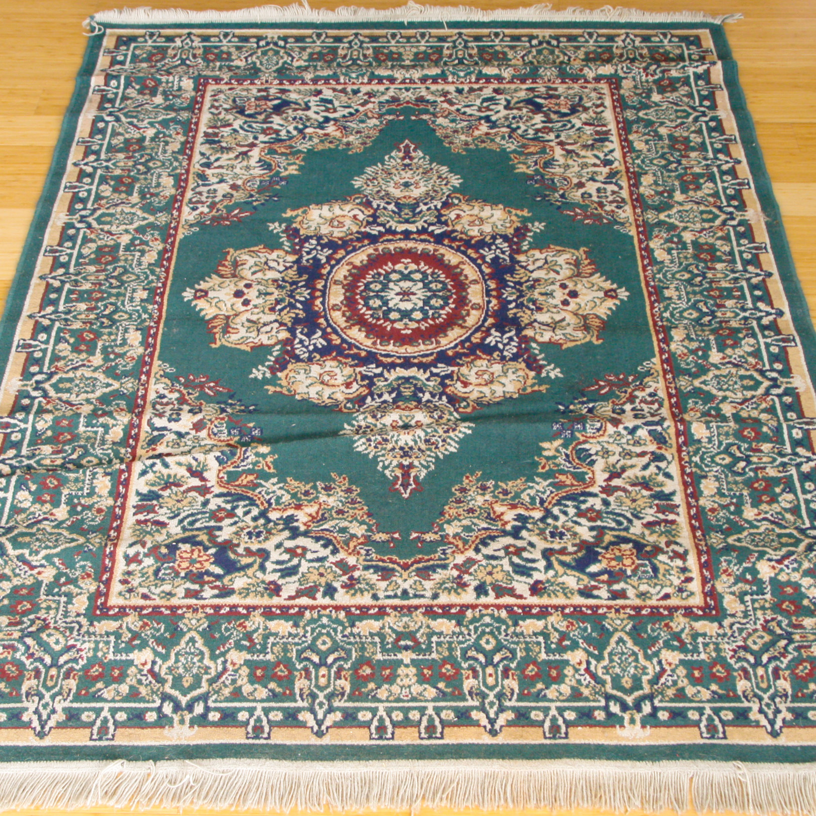 Machine Woven Persian-Style Medallion Area Rug