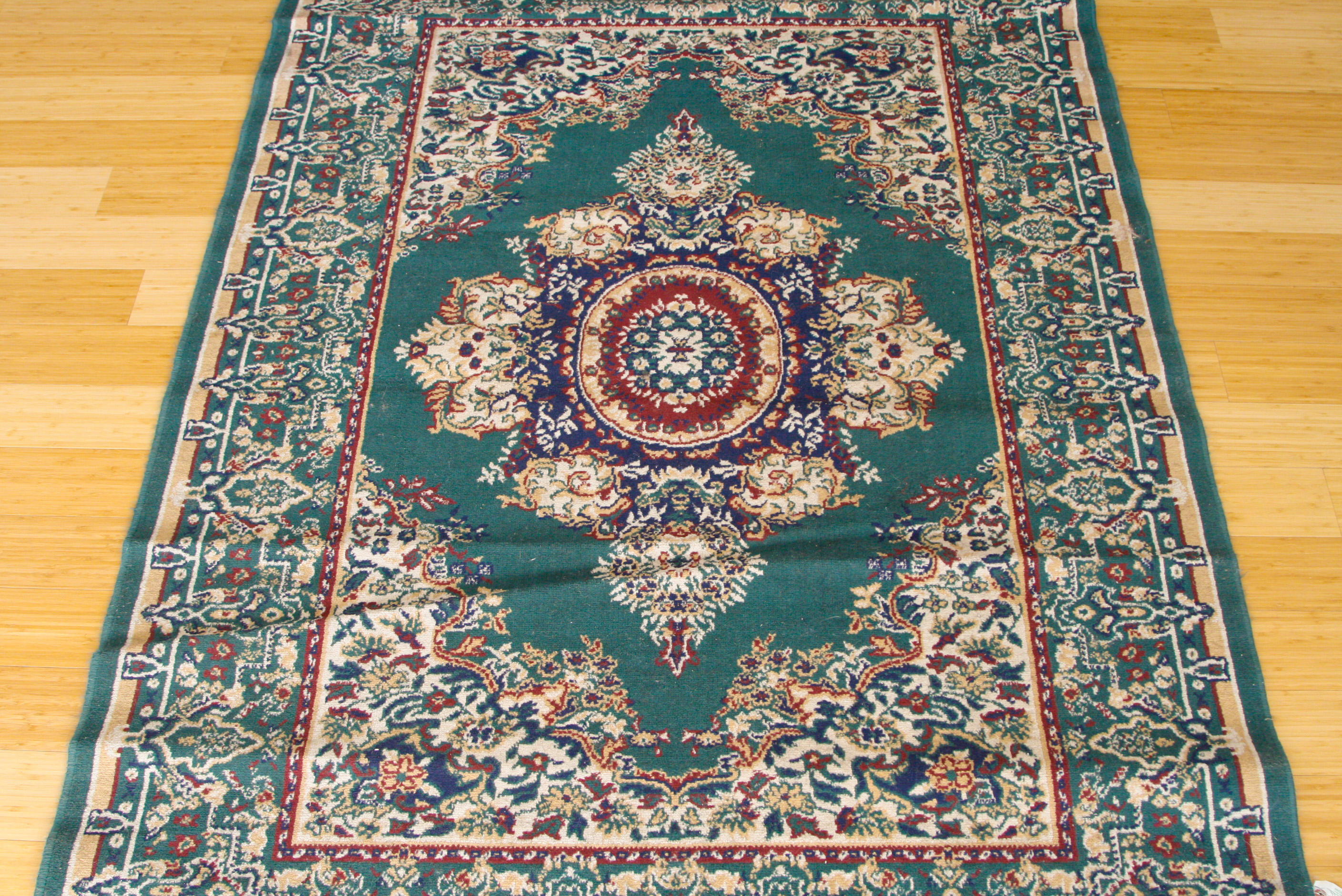 Machine Woven Persian-Style Medallion Area Rug