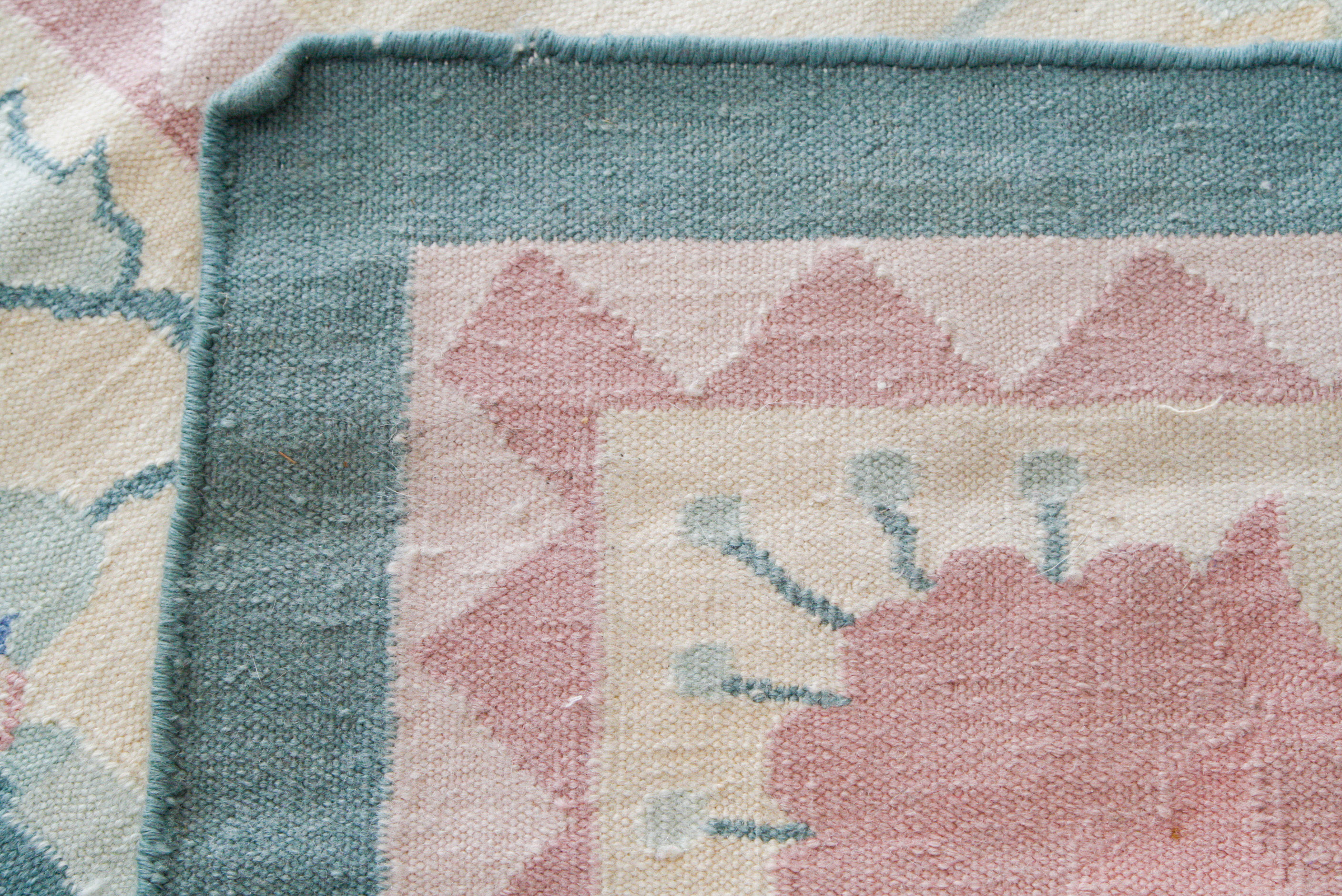 Large Handwoven Flat Weave Dhurrie Rug