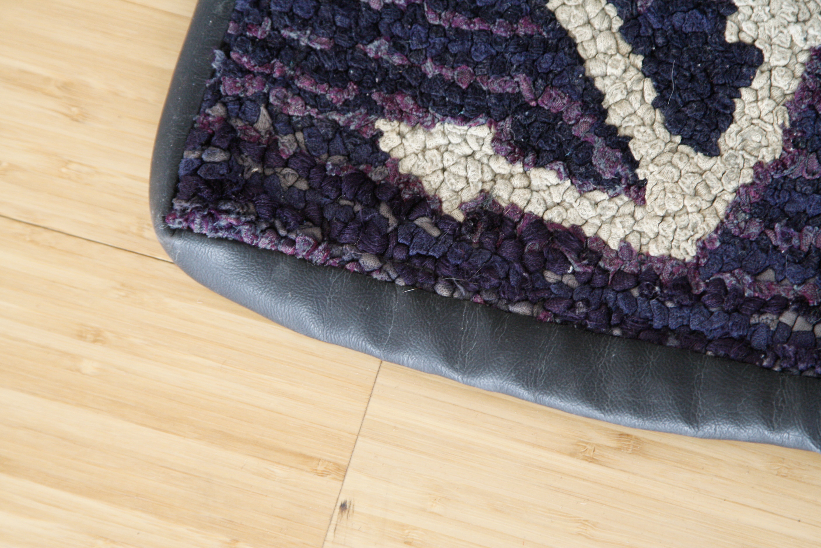 Hand-Hooked Wool Mat with Clipper Motif