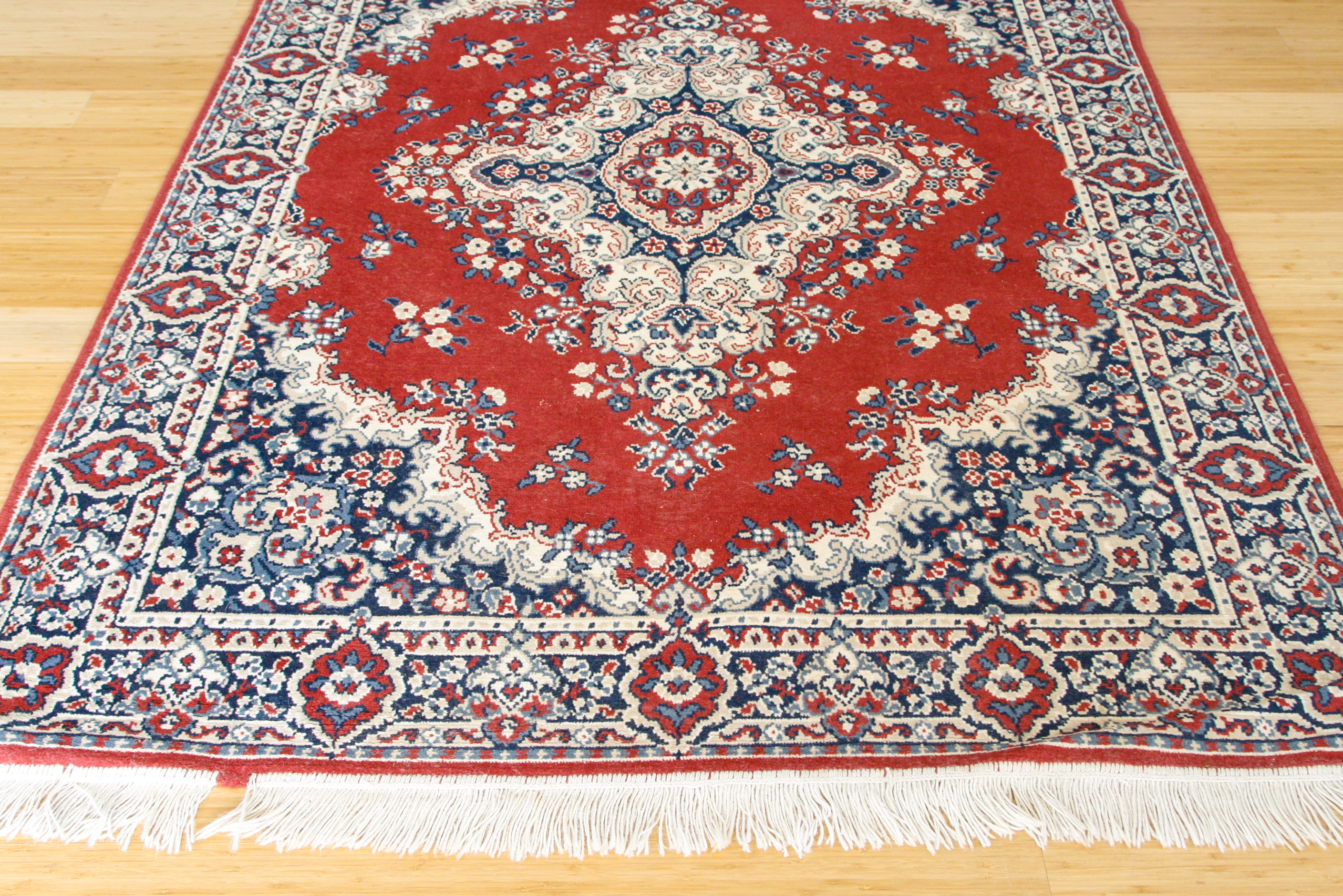 Machine Woven Persian-Style Medallion Area Rug