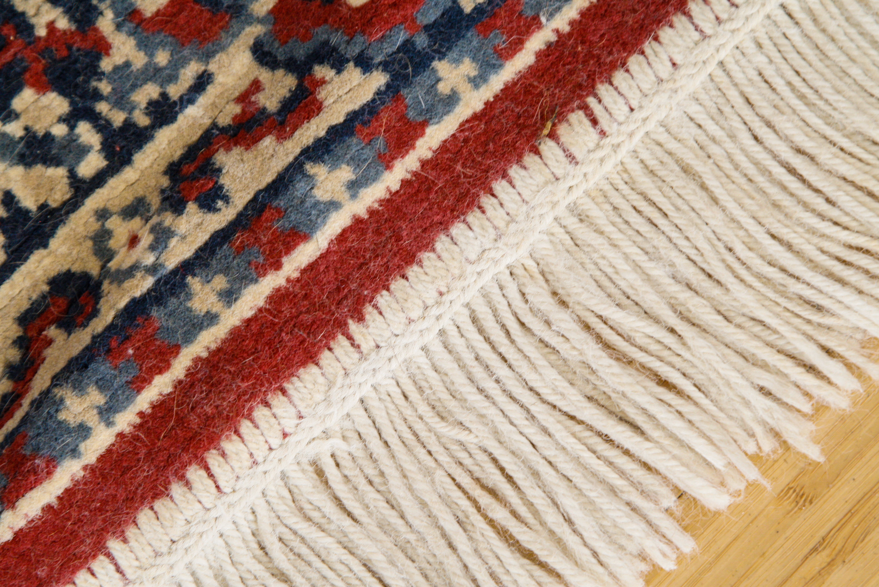 Machine Woven Persian-Style Medallion Area Rug