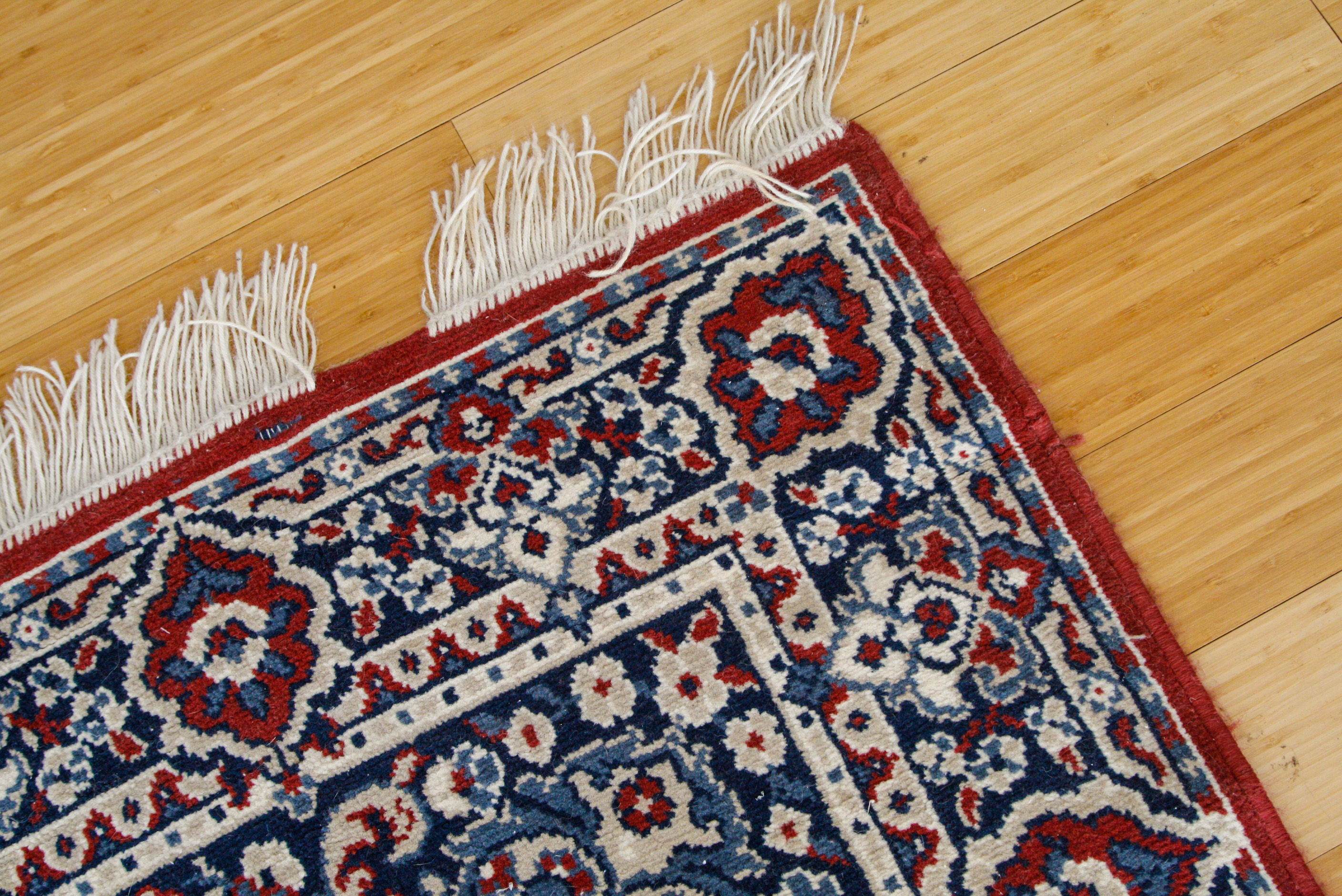Machine Woven Persian-Style Medallion Area Rug