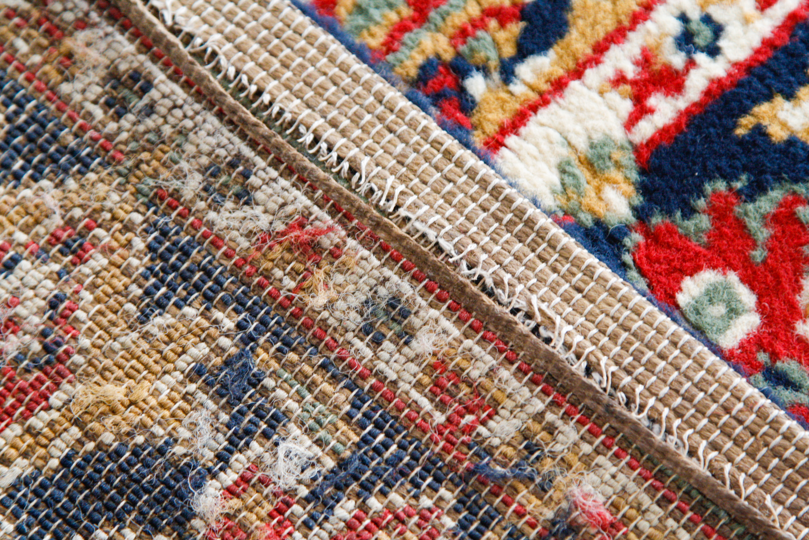 Power Loomed Persian-Style Medallion Area Rug