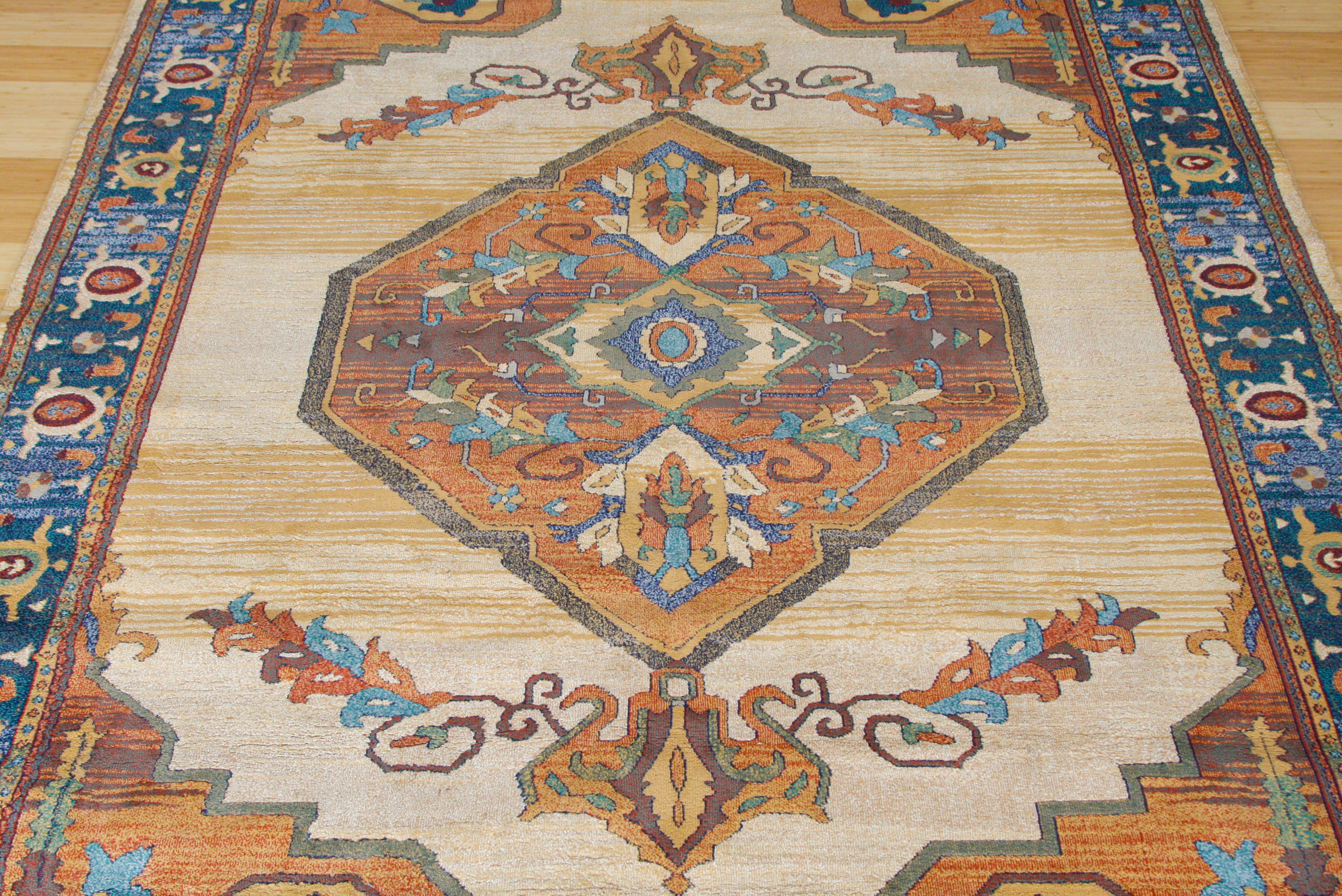 Machine Woven Heriz-Style Area Rug