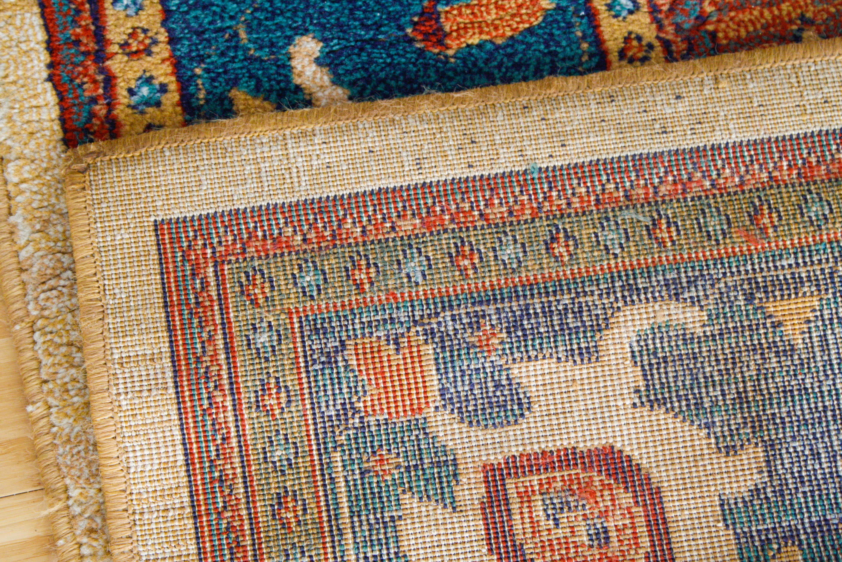 Machine Woven Heriz-Style Area Rug