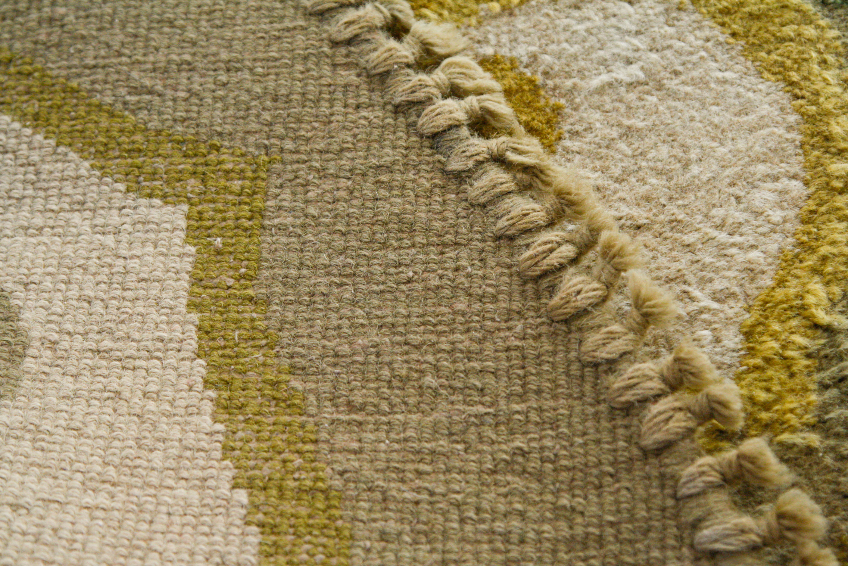 Large Hand-Knotted Round Wool Area Rug