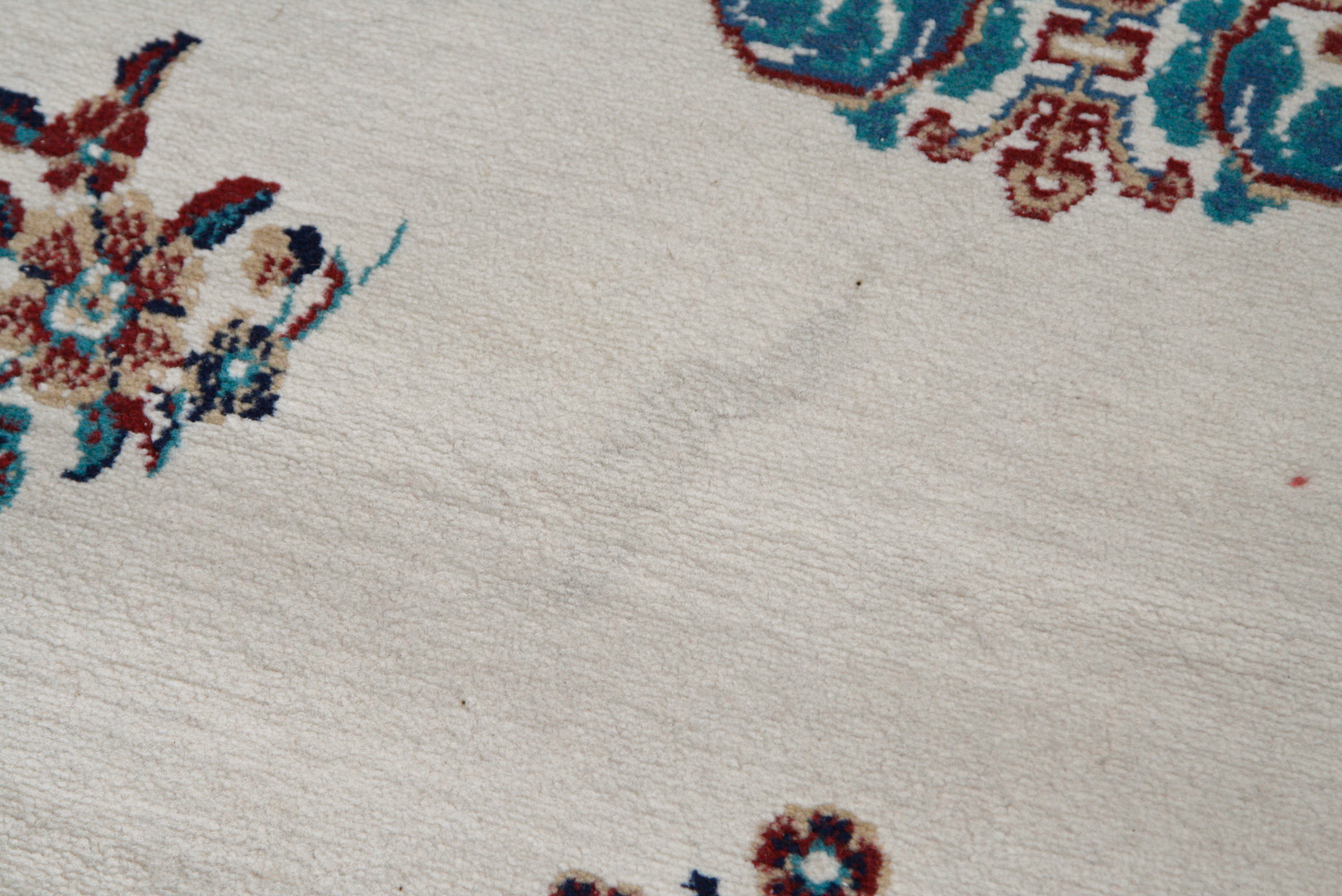 Machine Woven Chinese-Style Medallion Area Rug